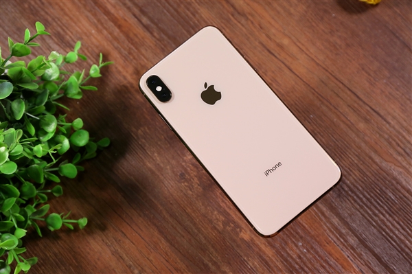 iPhone销量并未受禁售令影响:去年Q4预计发货7350部